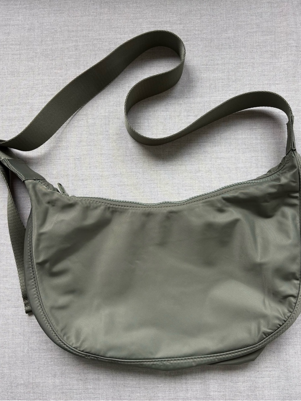 Quince Revive Nylon Olive Green Crescent Shoulder Bag - Picture 3 of 6